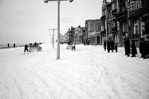 Boulevard met sneeuw