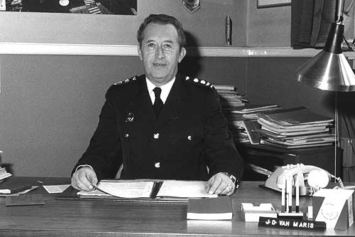Politiecommandant J.D. van Maris  